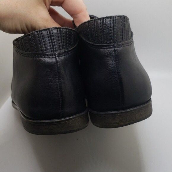 Kenneth Cole Reaction black flat ankle booties side zipper - Picture 6 of 9